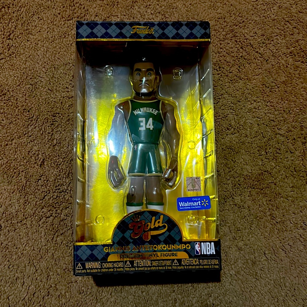 Giannias Antetokounmpo dunked gold doll